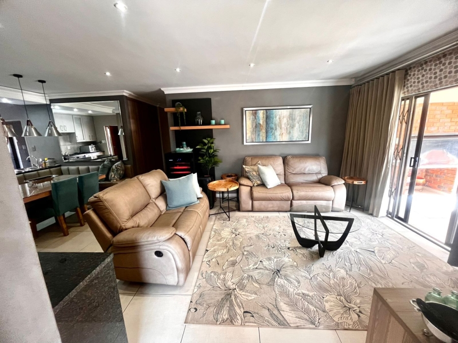 To Let 3 Bedroom Property for Rent in Vyfhoek A H North West
